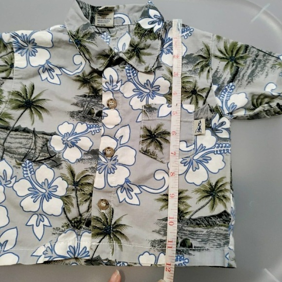 Toddler boy 2T bundle shorts and button up shirt - Picture 3 of 8